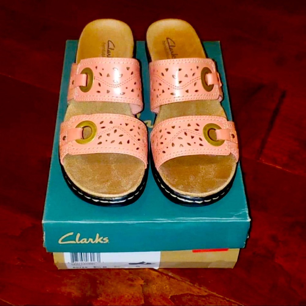 Clarks Lexi Laurel coral wedge shoe size 8-1/2 M